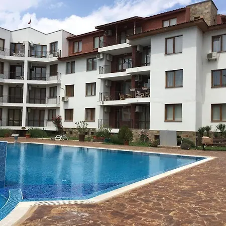 Апартамент - Комплекс Аполон Apartment *
